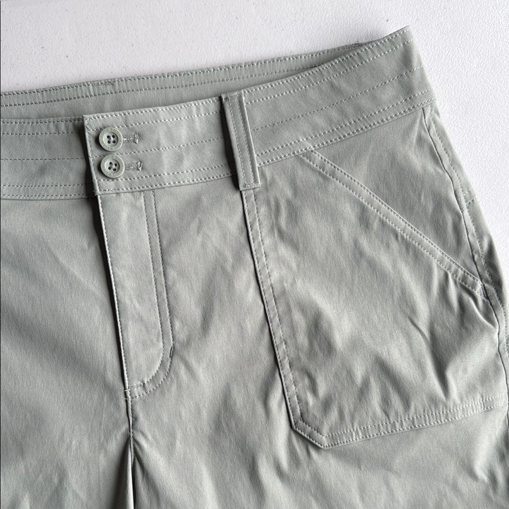Eddie Bauer Rolled Hem Bermuda Shorts Sage Green Size 12 - Picture 2 of 15